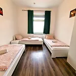 Worker's In L1-4 Apartahotel Leverkusen