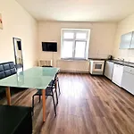 Worker's In L1-4 3*