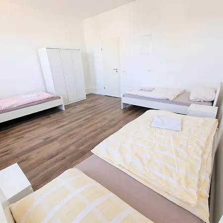 Worker's In L1-4 Aparthotel Leverkusen